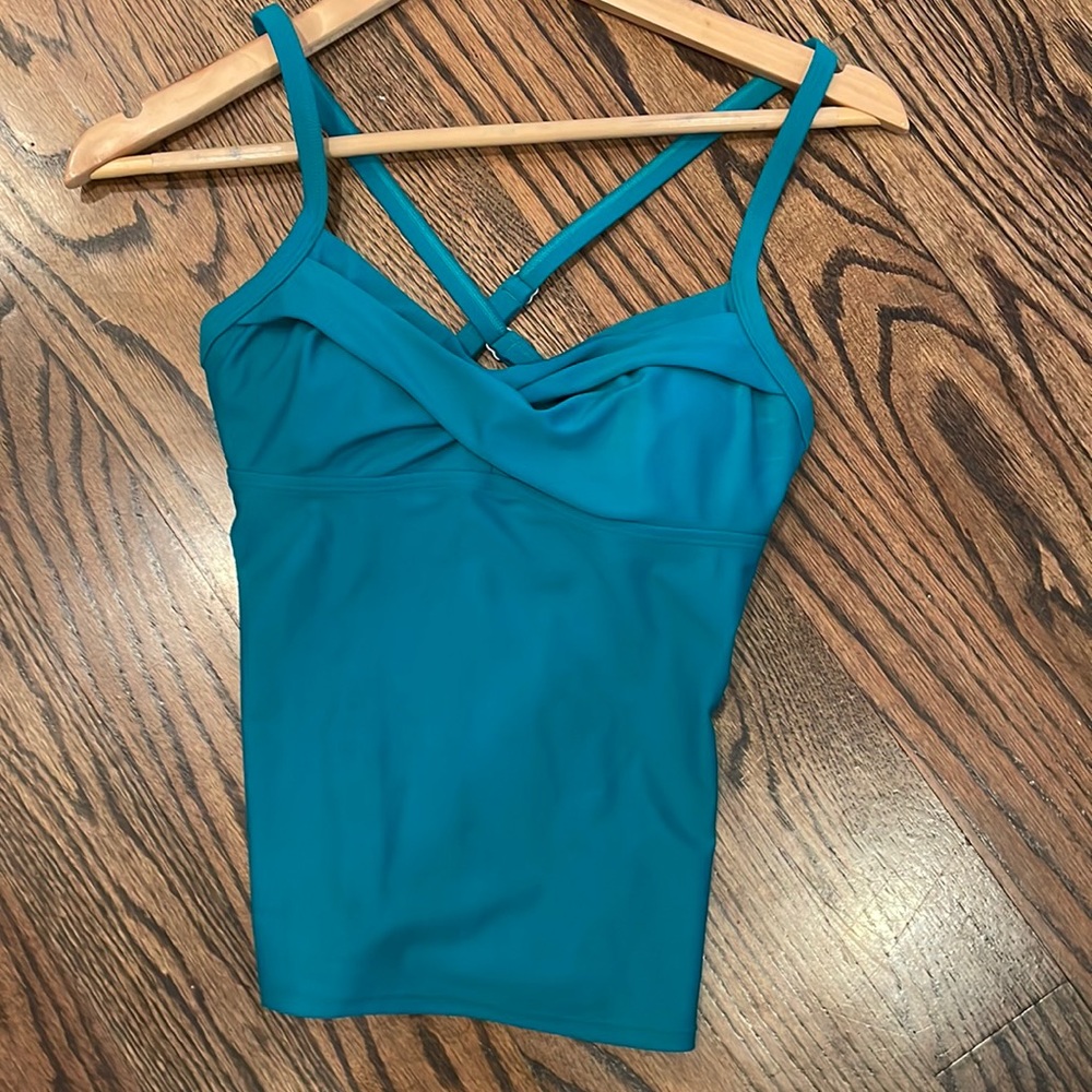 Athleta swim tankini top. Size XS or S or 32B/C. Green. Great condition.